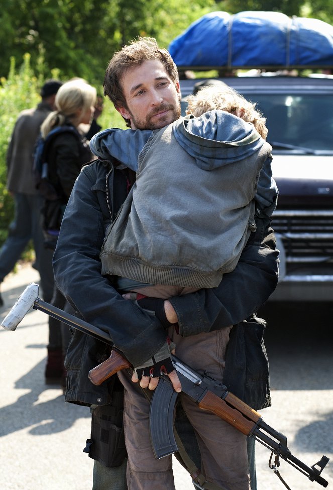 Falling Skies - Live and Learn - Photos - Noah Wyle