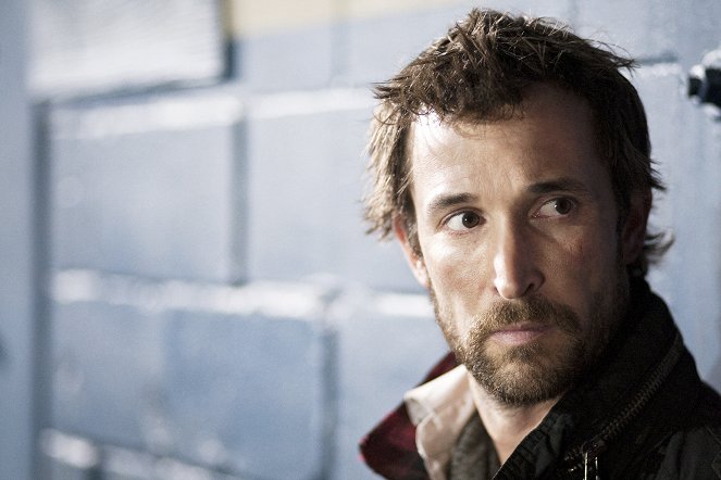 Falling Skies - Live and Learn - Photos - Noah Wyle