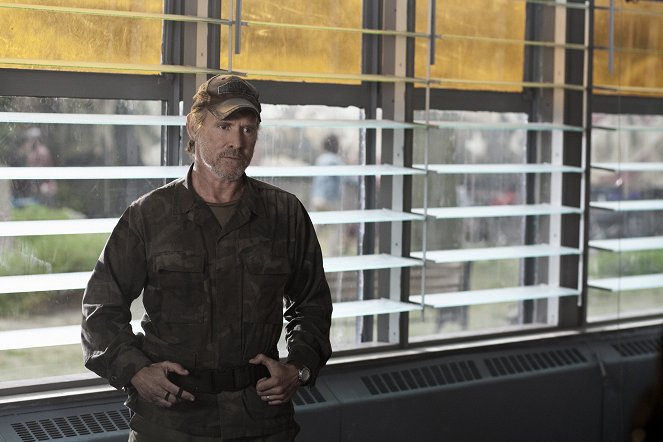 Falling Skies - The Armory - Photos - Will Patton