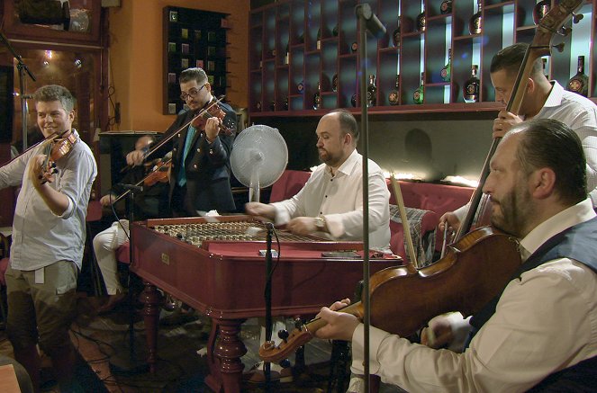 Zigeunerweisen - Vom Erfolg eines musikalisch-romantischen Stils - Filmfotos
