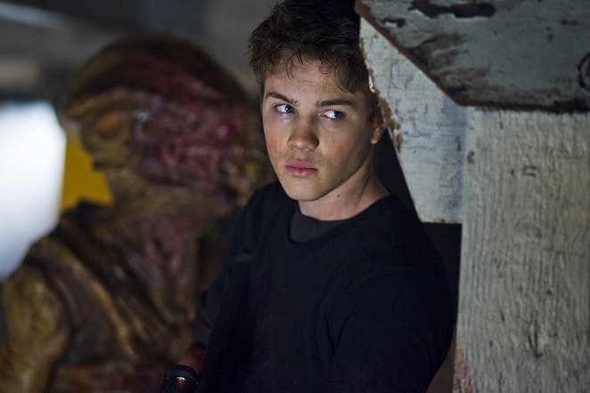 Falling Skies - Love and Other Acts of Courage - De la película - Connor Jessup