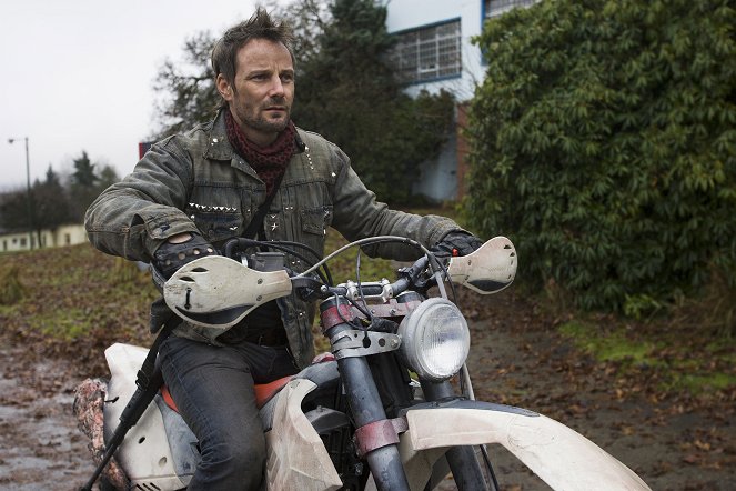 Falling Skies - Love and Other Acts of Courage - Do filme - Ryan Robbins