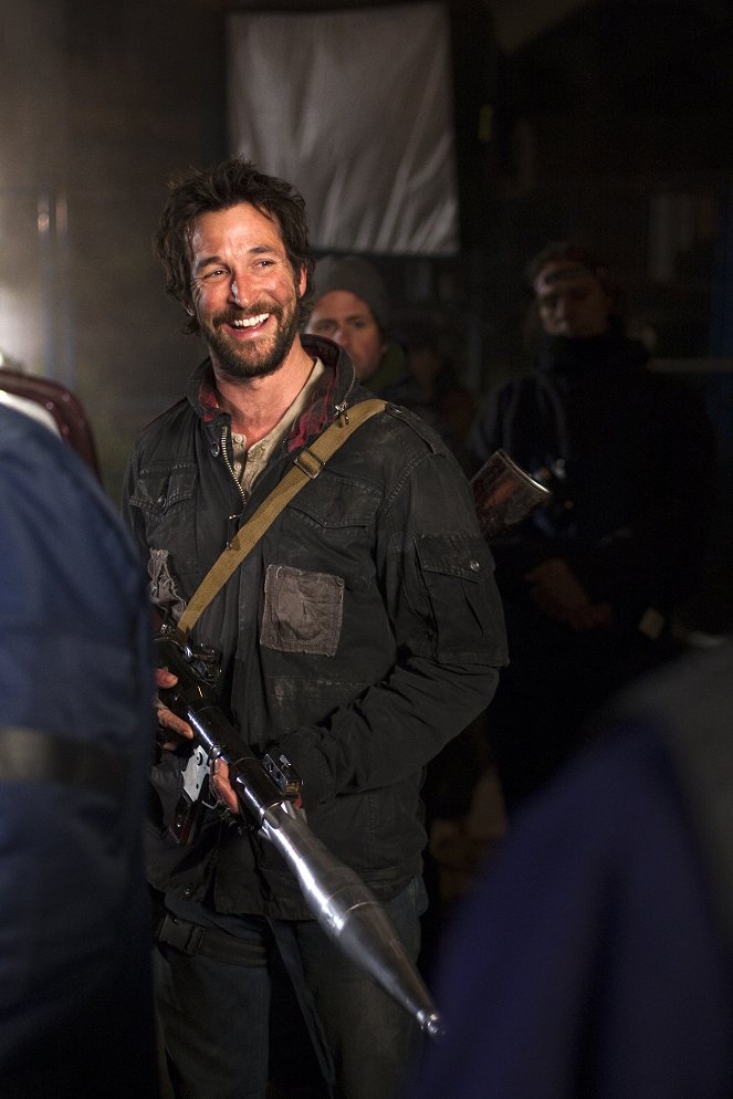 Falling Skies - Eight Hours - Making of - Noah Wyle