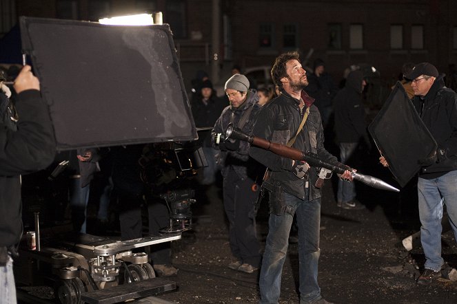 Falling Skies - Eight Hours - Making of - Noah Wyle
