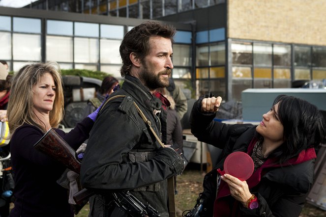 Falling Skies - Eight Hours - Photos - Noah Wyle