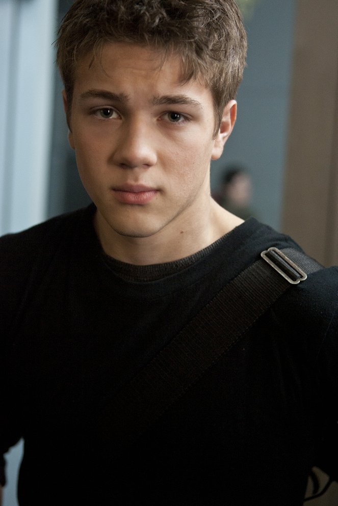 Falling Skies - Homecoming - Making of - Connor Jessup