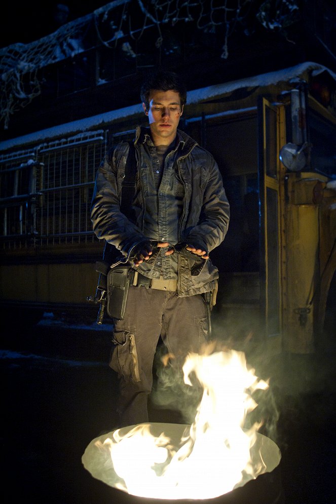 Falling Skies - Molon Labe - Photos - Connor Jessup