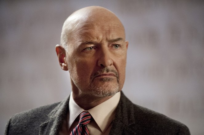 Falling Skies - Season 2 - The Price of Greatness - Photos - Terry O'Quinn