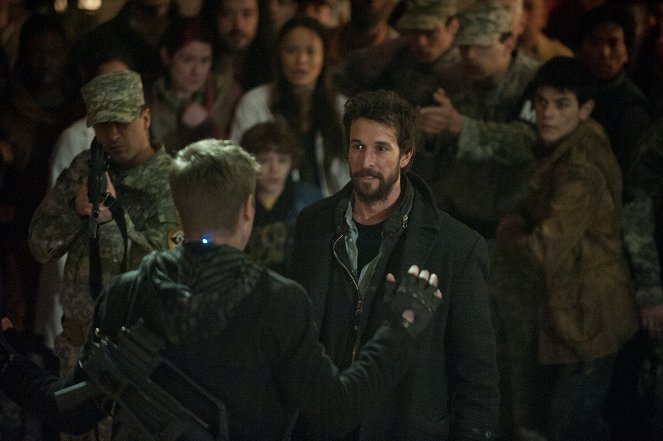 Falling Skies - A More Perfect Union - Photos - Noah Wyle