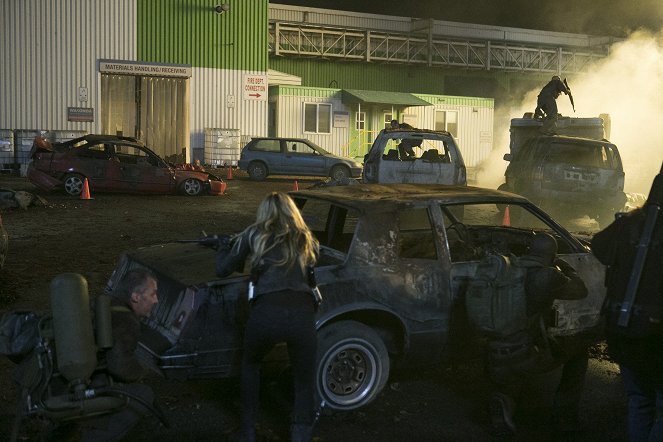 Falling Skies - Collateral Damage - Photos