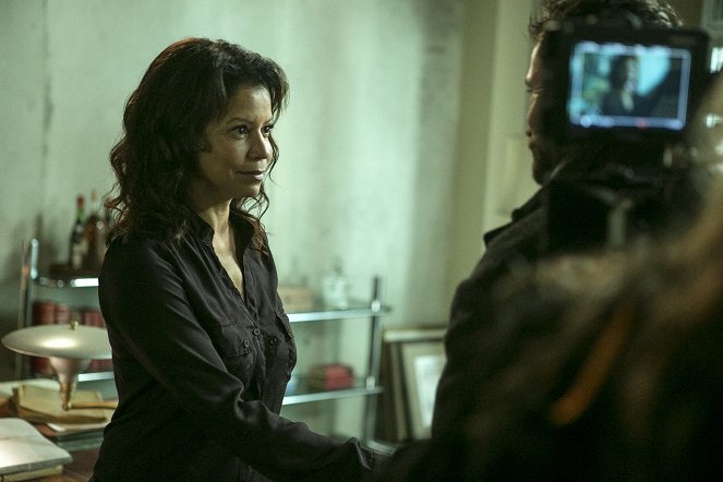 Falling Skies - Be Silent and Come Out - Del rodaje - Gloria Reuben