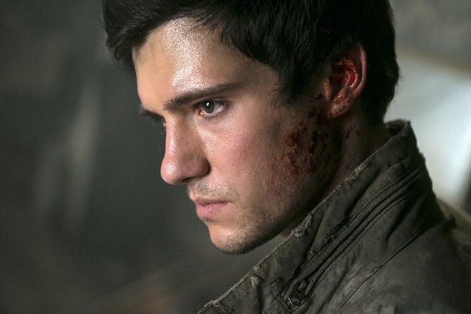 Falling Skies - Season 3 - Be Silent and Come Out - Photos - Drew Roy