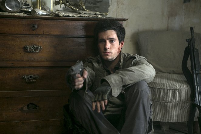 Falling Skies - Be Silent and Come Out - Do filme - Drew Roy