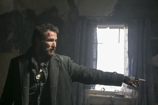 Falling Skies - Be Silent and Come Out - Z filmu - Noah Wyle
