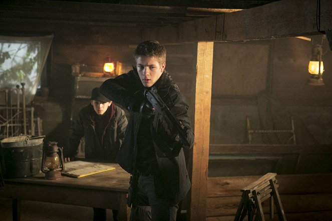 Falling Skies - The Pickett Line - Photos - Connor Jessup