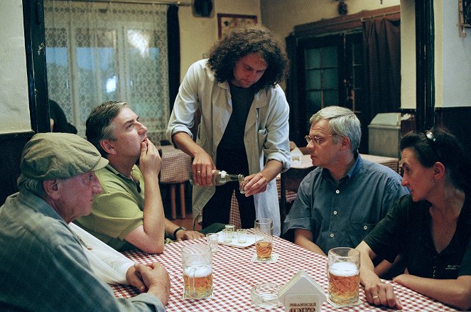 Bakaláři 1997 - Dobrá zpráva - Filmfotók - Miroslav Donutil, Bohumil Klepl, Eva Holubová