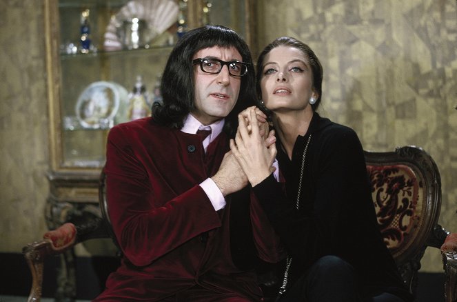 What's New, Pussycat - Photos - Peter Sellers, Capucine