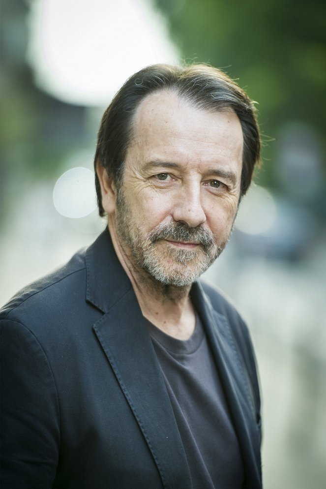 Collection Fred Vargas - Quand sort la recluse - Promokuvat - Jean-Hugues Anglade