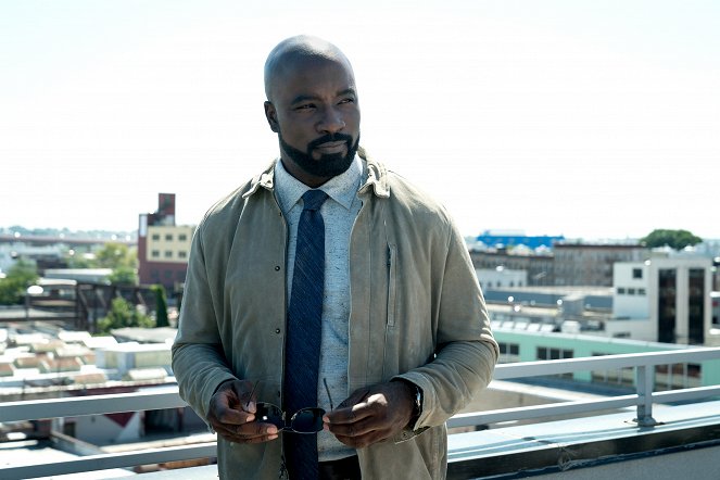 Evil - 3 Stars - Photos - Mike Colter