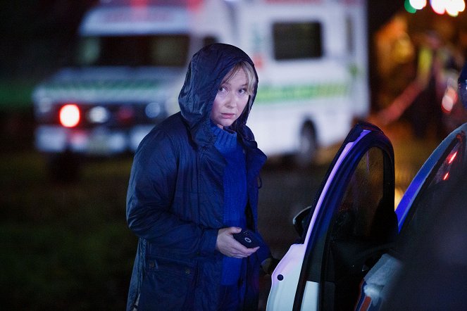 Brokenwood – Mord in Neuseeland - Season 6 - Mit Volldampf in den Tod - Filmfotos - Fern Sutherland