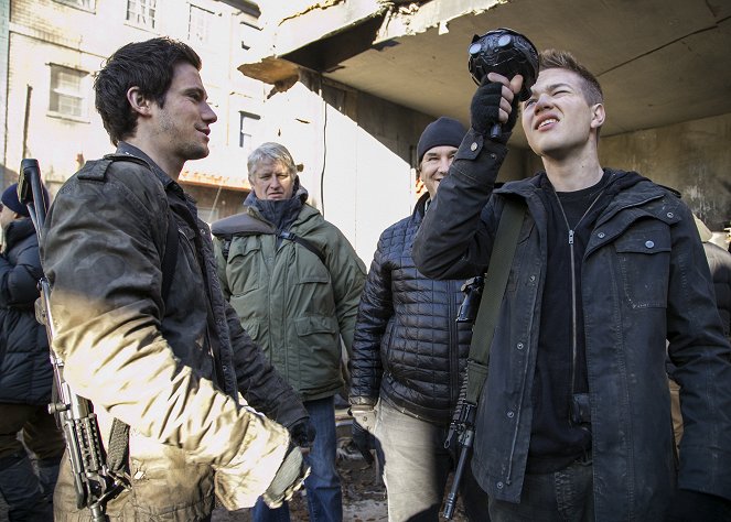 Falling Skies - Shoot the Moon - Making of - Drew Roy, Connor Jessup