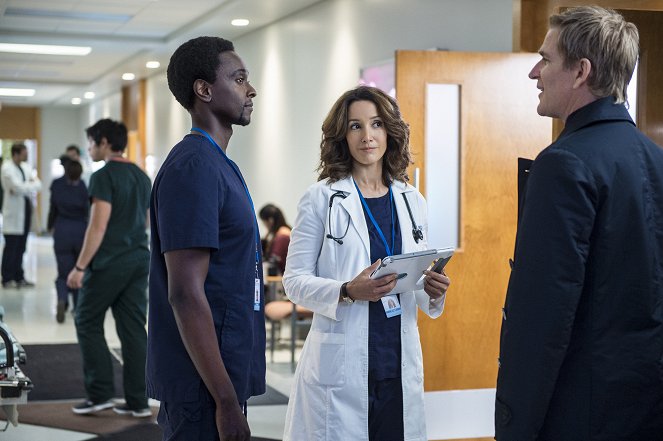 Proof - Filmfotos - Edi Gathegi, Jennifer Beals, Matthew Modine