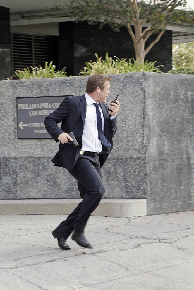 Body of Proof - Disappearing Act - Photos - Mark Valley
