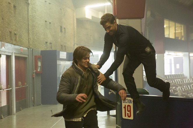 Motive - The Scorpion and the Frog - Photos