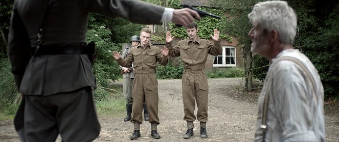 Behind the Line: Escape to Dunkirk - Filmfotók