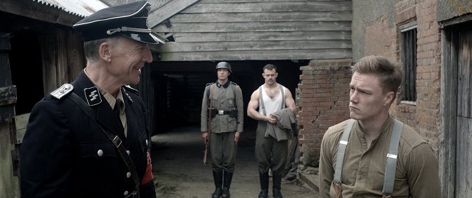 Behind the Line: Escape to Dunkirk - Filmfotók