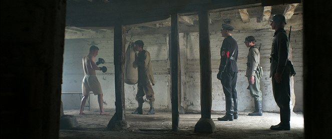Behind the Line: Escape to Dunkirk - De la película