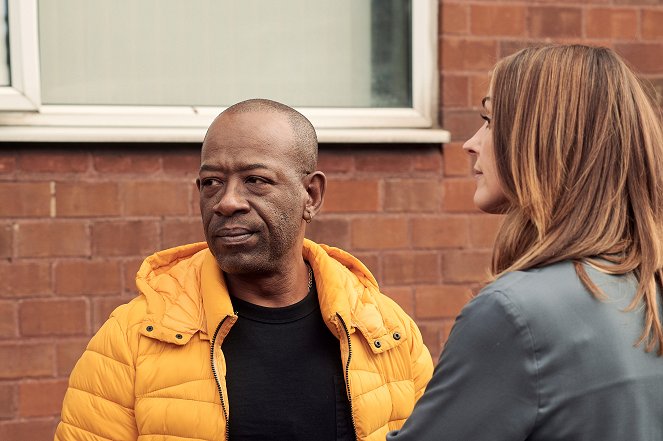 Save Me - Episode 6 - Van film - Lennie James