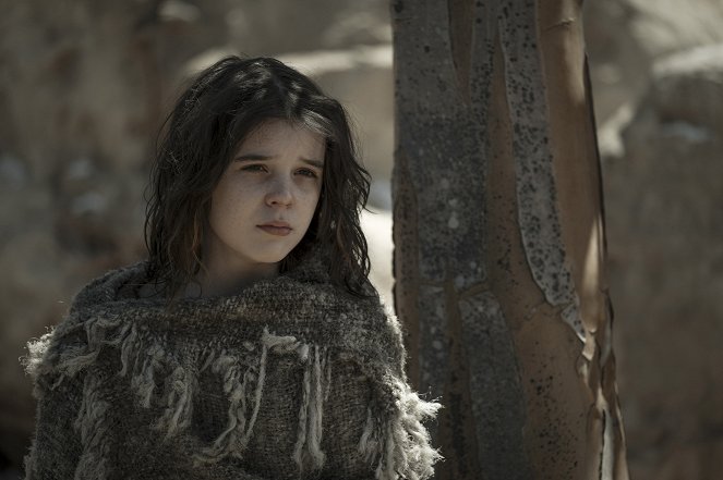 Raised by Wolves - Season 1 - Wolfsjunge - Filmfotos - Winta McGrath