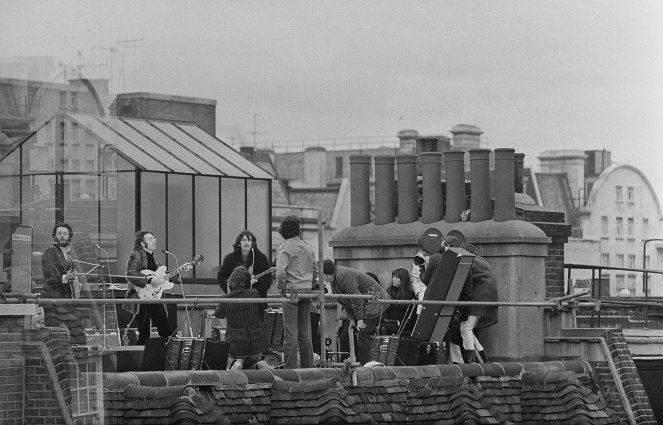 The Beatles: Rooftop Concert - Filmfotos - Paul McCartney, John Lennon, George Harrison, Maureen Starkey Tigrett