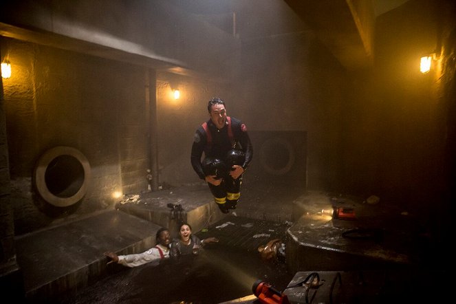 Chicago Fire - Let Her Go - Making of - Taylor Kinney