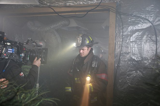 Chicago Fire - Atemnot - Dreharbeiten - Taylor Kinney
