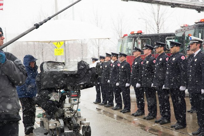 Chicago Fire - A Coffin That Small - Del rodaje