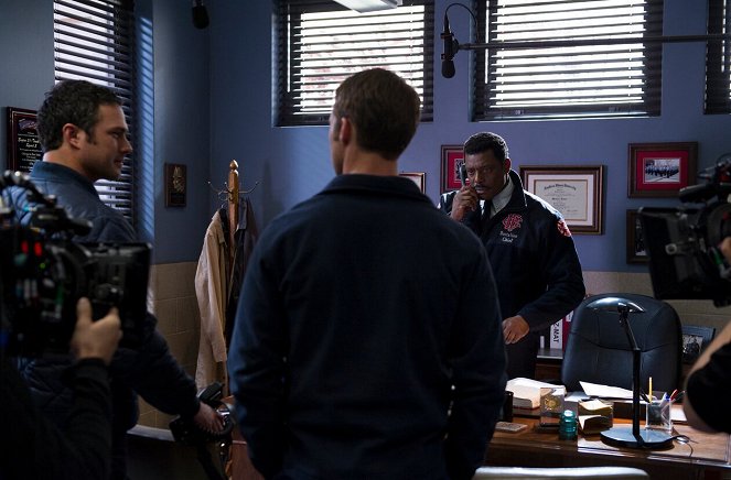 Chicago Fire - Feuerwerk - Dreharbeiten - Taylor Kinney, Eamonn Walker