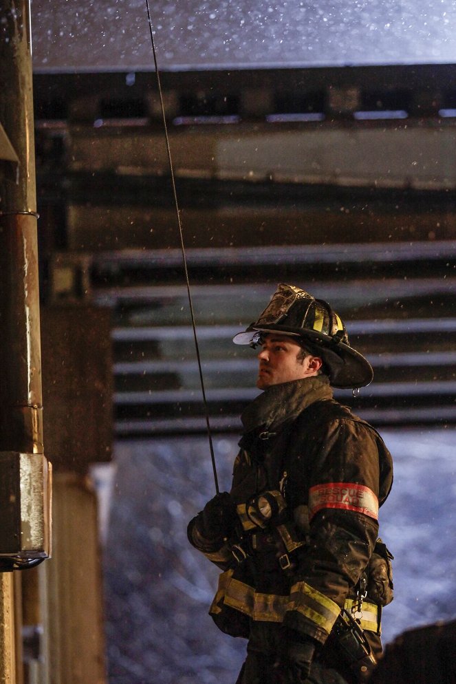 Chicago Fire - Season 1 - Helden - Dreharbeiten - Taylor Kinney