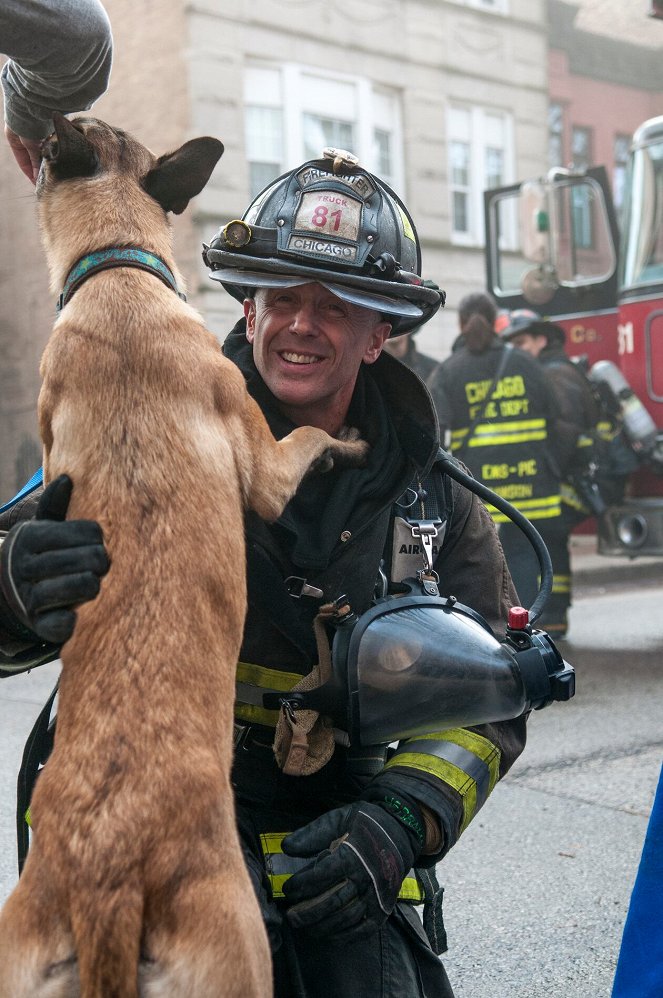 Lángoló Chicago - Viral - Forgatási fotók - David Eigenberg