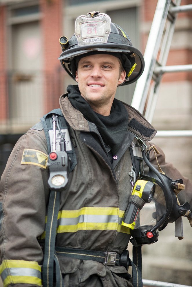 Lángoló Chicago - Terjedés - Forgatási fotók - Jesse Spencer