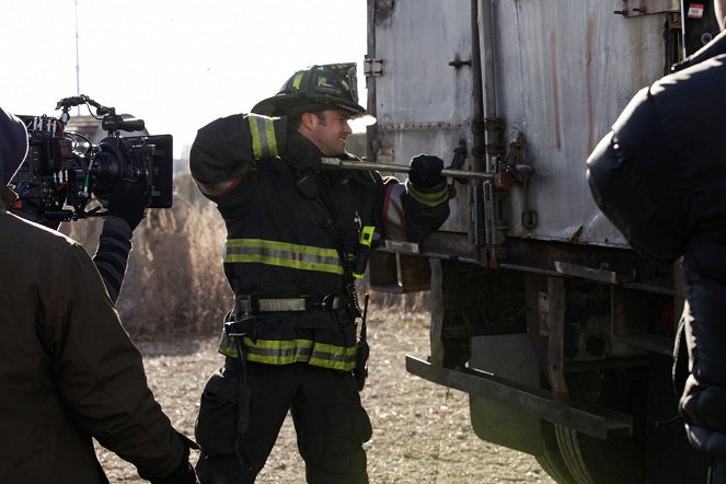 Chicago Fire - Les Bons et les mauvais choix - Tournage - Taylor Kinney