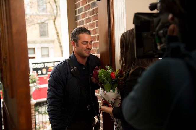 Chicago Fire - Merry Christmas, Etc. - Making of - Taylor Kinney