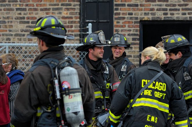Chicago Fire - Season 1 - It Ain't Easy - Making of - Taylor Kinney, Randy Flagler