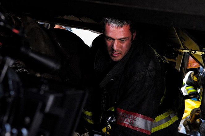 Chicago Fire - Season 1 - Leaving the Station - Making of - Taylor Kinney