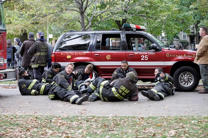 Chicago Fire - Season 1 - Leaving the Station - Making of