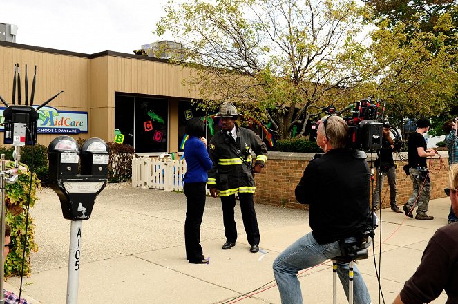 Chicago Fire - Two Families - Making of - Eamonn Walker