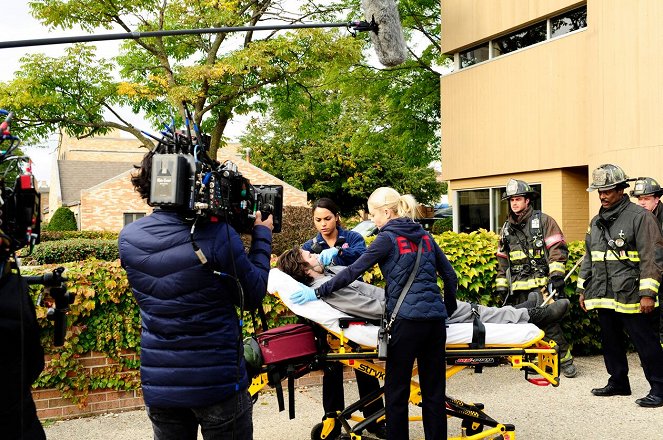 Chicago Fire - Two Families - Making of - Monica Raymund, Taylor Kinney, Eamonn Walker