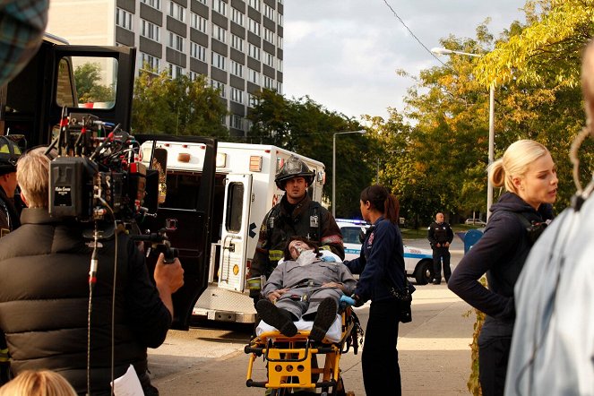 Chicago Fire - Two Families - Making of - Taylor Kinney