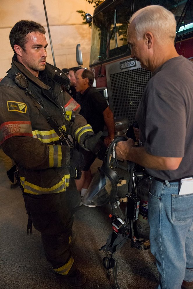 Chicago Fire - One Minute - Making of - Taylor Kinney